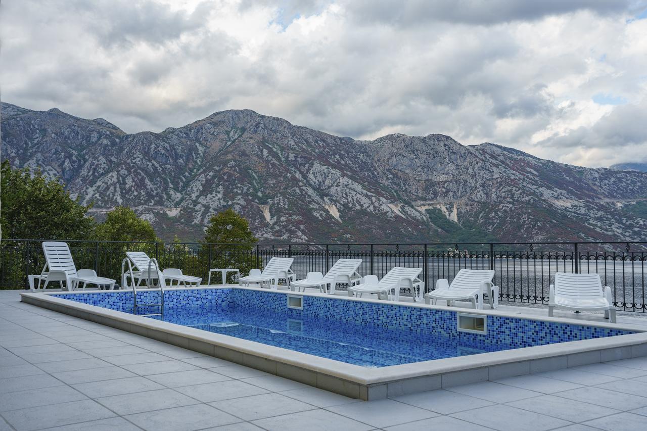 Villa Kosta Morinj Bagian luar foto