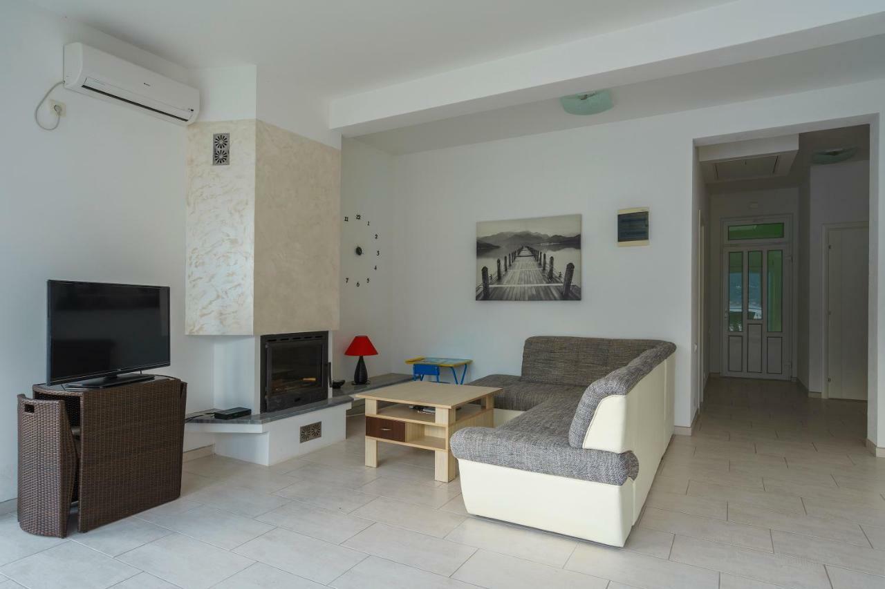 Villa Kosta Morinj Bagian luar foto